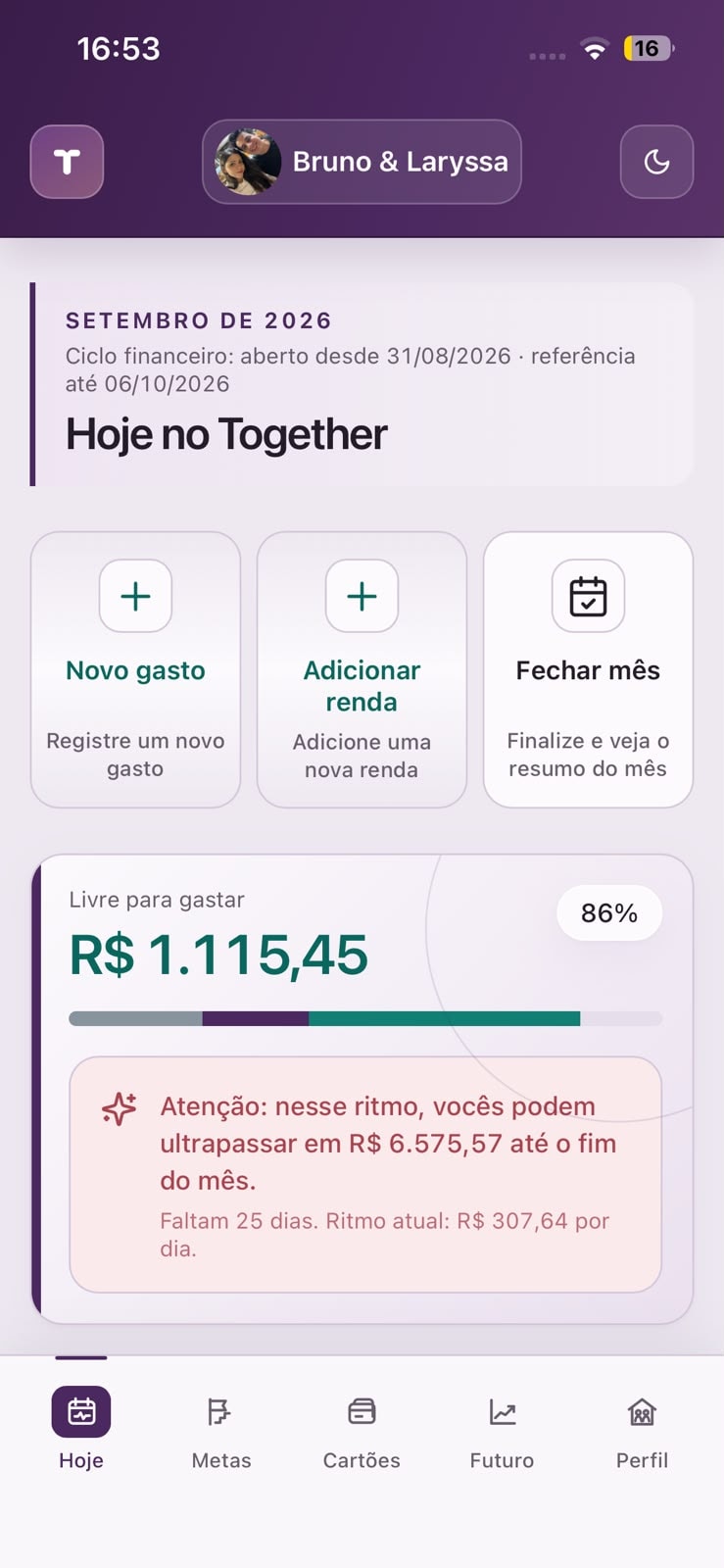 Together no celular: início do ciclo, ações rápidas, valor livre para gastar e alerta de ritmo de gastos.